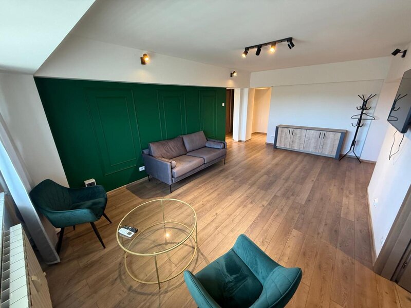 Bulevardul Unirii, ultracentral, apartament 4 camere 93 mp.