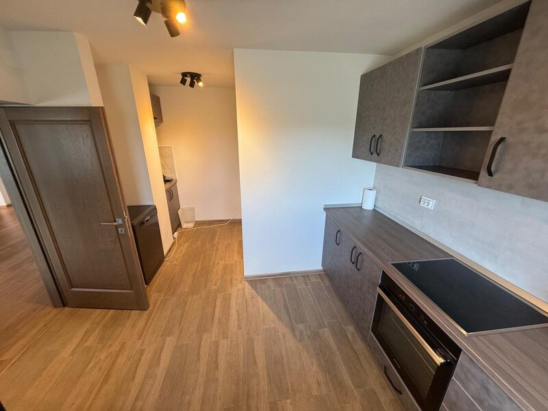 Bulevardul Unirii, ultracentral, apartament 4 camere 93 mp.