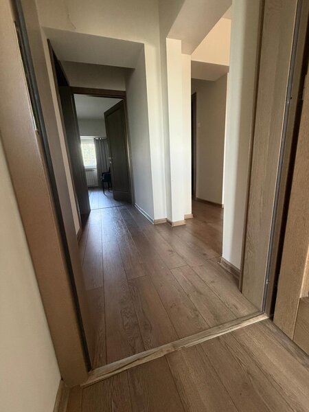 Bulevardul Unirii, ultracentral, apartament 4 camere 93 mp.